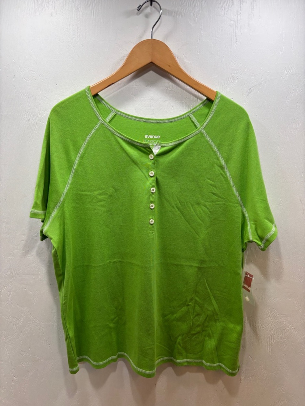 Avenue Spring Bright Lime Green Short Sleeve Henley Top NWT Plus SZ 18 /20